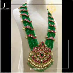 Alternative view of Kundan jadau pendant with beads mala